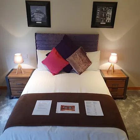 Проживание в семье Priory Guest