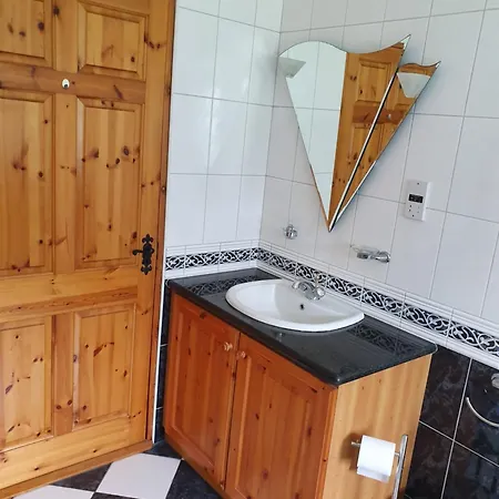 Priory Guest Килларни